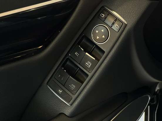 MERCEDES-BENZ-C 180-1.6 CGI SPORT 16V TURBO GASOLINA 4P AUTOMÁTICO MERCEDES-BENZ-C 180-2013