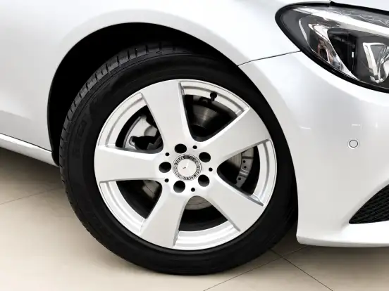 MERCEDES-BENZ-C 200-2.0 CGI AVANTGARDE 16V GASOLINA 4P AUTOMÁTICO MERCEDES-BENZ-C 200-2015
