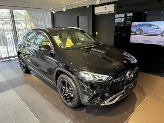 MERCEDES-BENZ-GLA 200-2026