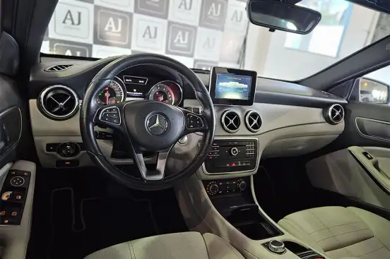 MERCEDES-BENZ-GLA 200-1.6 CGI ADVANCE 16V TURBO FLEX 4P AUTOMÁTICO MERCEDES-BENZ-GLA 200-2016