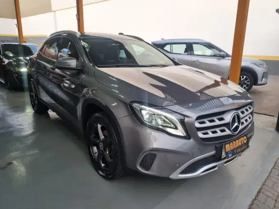 MERCEDES-BENZ-GLA 200-2017