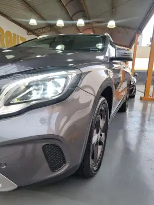 MERCEDES-BENZ-GLA 200-2017