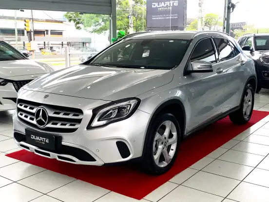 MERCEDES-BENZ-GLA 200-2019