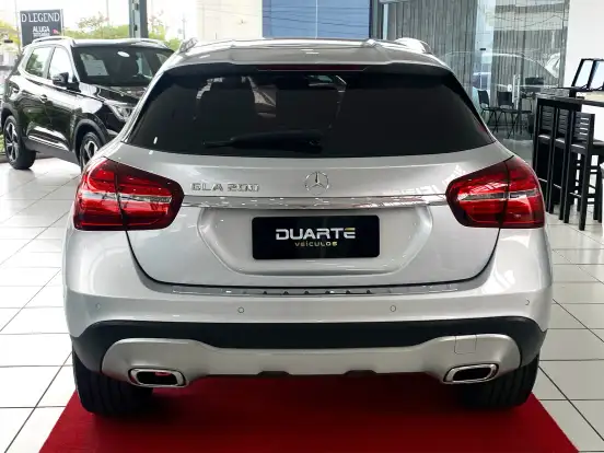 MERCEDES-BENZ-GLA 200-2019