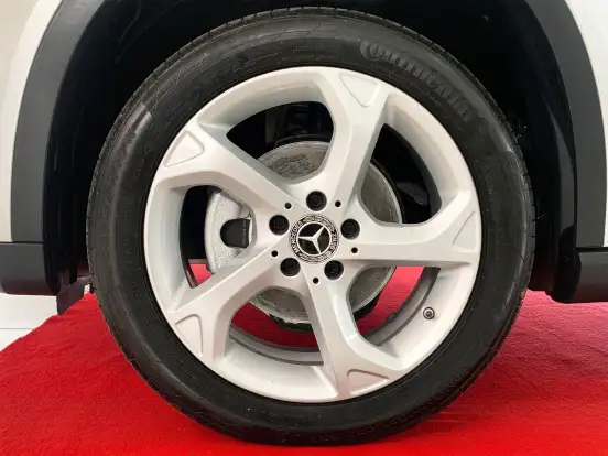 MERCEDES-BENZ-GLA 200-2019