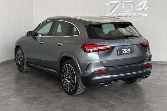 MERCEDES-BENZ-GLA 200-2024