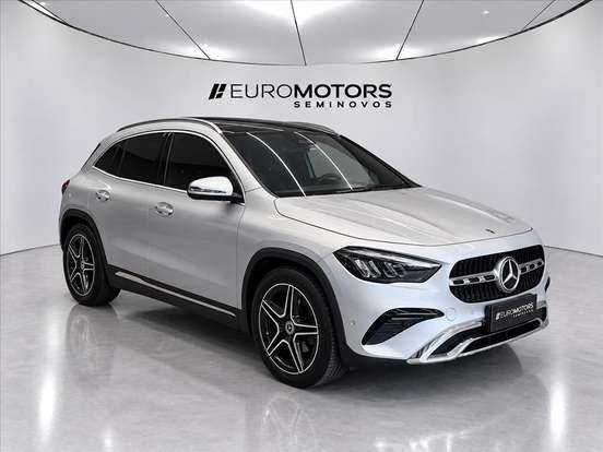 MERCEDES-BENZ-GLA 200-2024