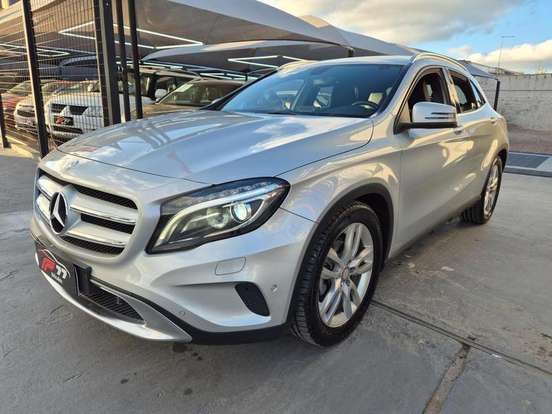 MERCEDES-BENZ-GLA 200-2014