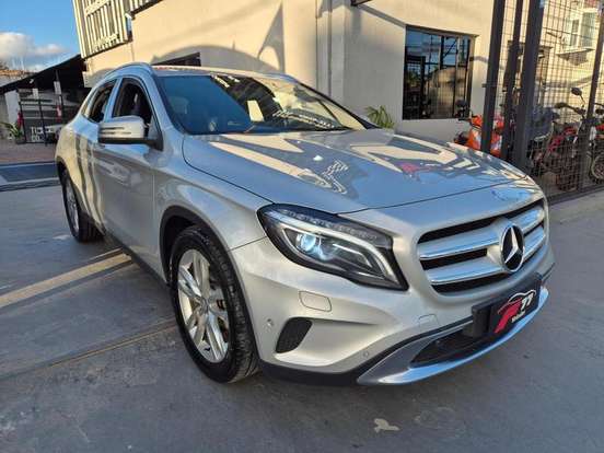 MERCEDES-BENZ-GLA 200-2014