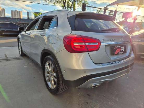 MERCEDES-BENZ-GLA 200-1.6 CGI ADVANCE 16V TURBO FLEX 4P AUTOMÁTICO MERCEDES-BENZ-GLA 200-2014