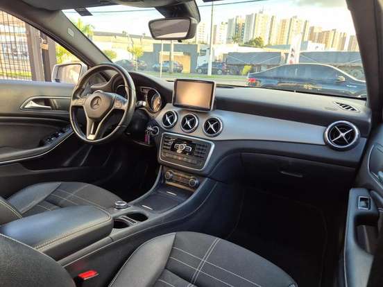 MERCEDES-BENZ-GLA 200-2014