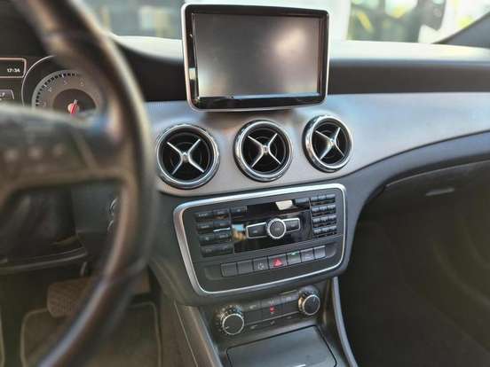 MERCEDES-BENZ-GLA 200-2014