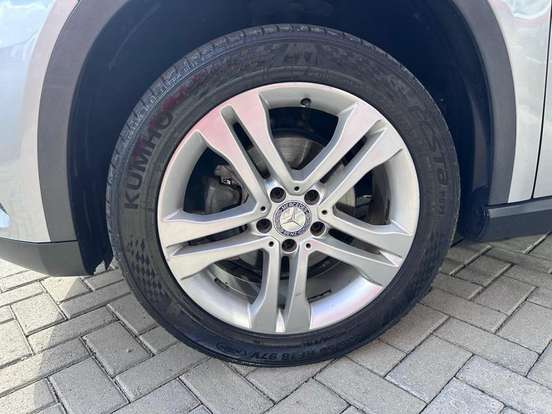 MERCEDES-BENZ-GLA 200-2016
