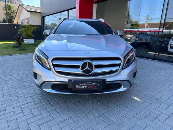 MERCEDES-BENZ-GLA 200-2015