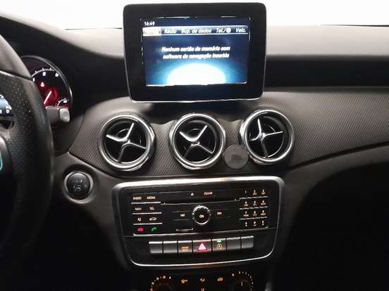 MERCEDES-BENZ-GLA 200-2018