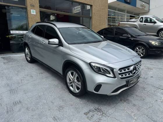 MERCEDES-BENZ GLA 200 1.6 CGI FLEX STYLE 7G-DCT