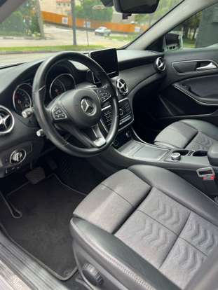 MERCEDES-BENZ-GLA 200-2019