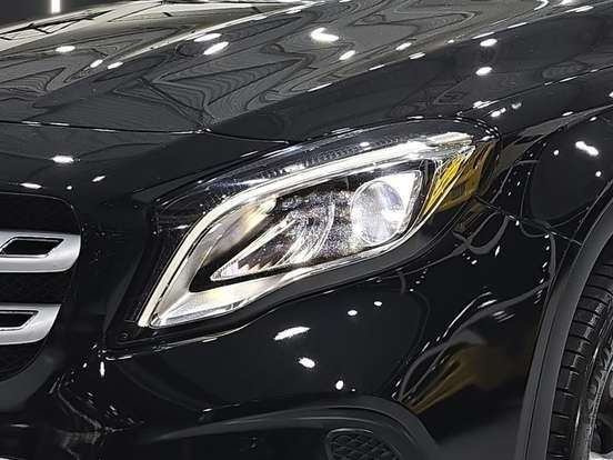 MERCEDES-BENZ-GLA 200-2019