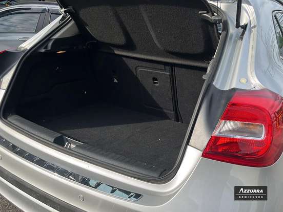 MERCEDES-BENZ-GLA 200-2016