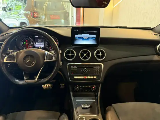MERCEDES-BENZ-GLA 250-2018