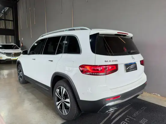 MERCEDES-BENZ-GLB 200-2021