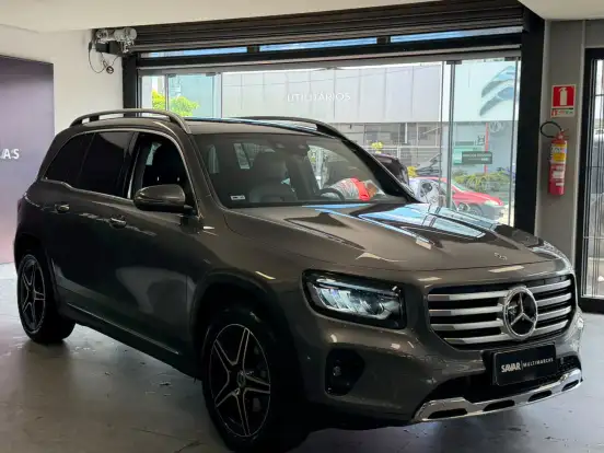 MERCEDES-BENZ-GLB 200-2023