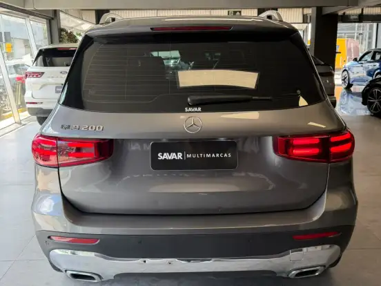MERCEDES-BENZ-GLB 200-2023