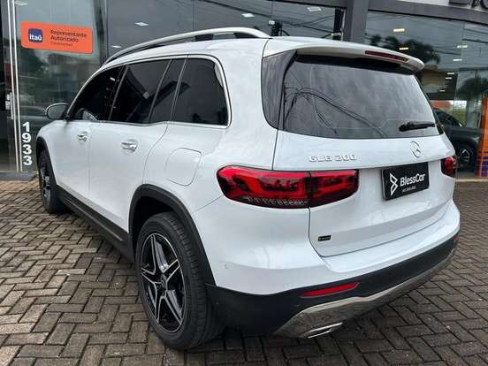 MERCEDES-BENZ-GLB 200-2021