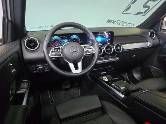 MERCEDES-BENZ-GLB 200-2021