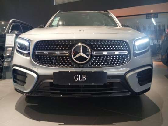 MERCEDES-BENZ-GLB 220-2.0 MHEV NIGHT EDITION 4MATIC 8G-DCT MERCEDES-BENZ-GLB 220-2026