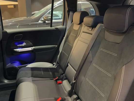 MERCEDES-BENZ-GLB 220-2026