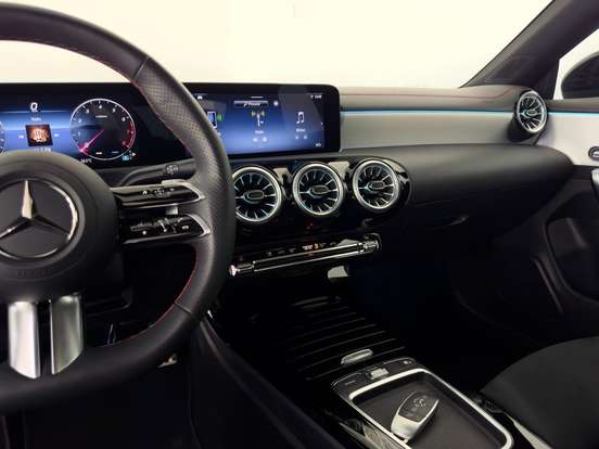 MERCEDES-BENZ-GLA 200-1.3 MHEV AMG LINE 7G-DCT MERCEDES-BENZ-GLA 200-2023