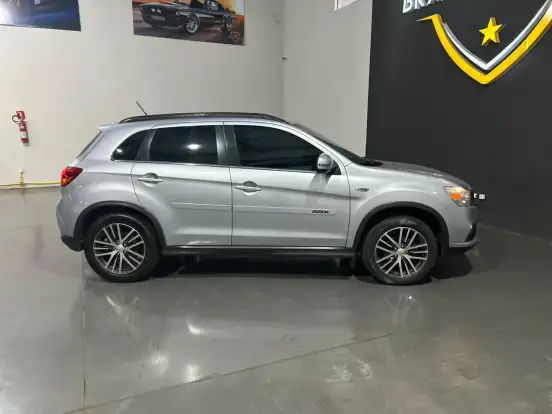 MITSUBISHI-ASX-2.0 AWD 16V FLEX 4P AUTOMÁTICO MITSUBISHI-ASX-2017