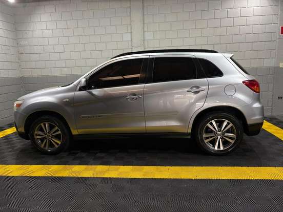 MITSUBISHI-ASX-2011
