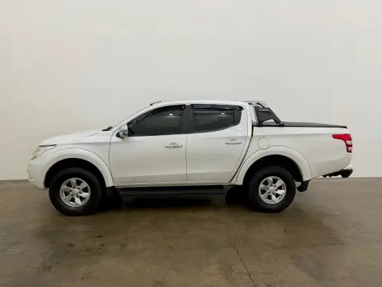 MITSUBISHI-L200 TRITON-2017