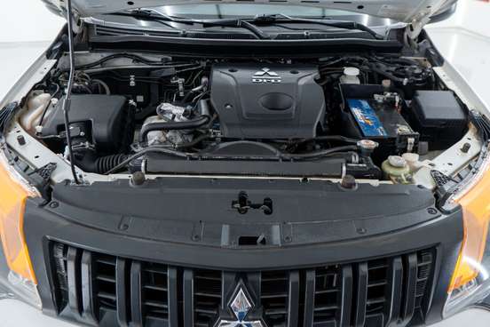 MITSUBISHI-L200 TRITON-2023