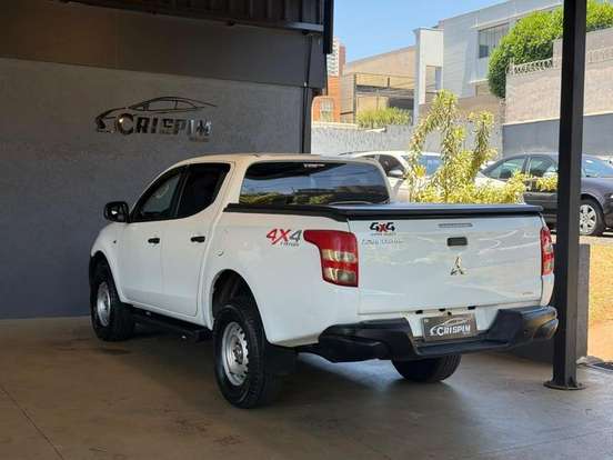 MITSUBISHI-L200 TRITON-2.4 16V TURBO DIESEL SPORT GLX CD 4P 4X4 MANUAL MITSUBISHI-L200 TRITON-2019
