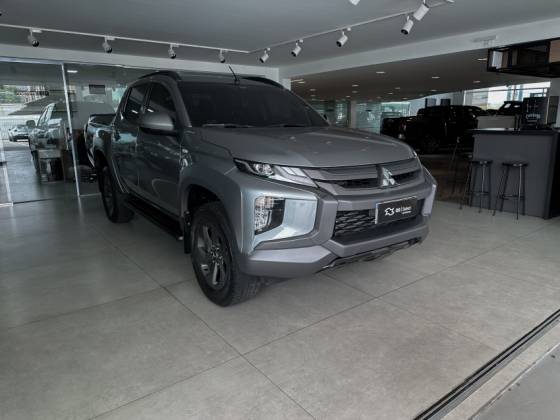 MITSUBISHI L200 TRITON 2.4 16V TURBO DIESEL SPORT OUTDOOR GLS CD 4P 4X4 AUTOMÁTICO