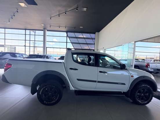 MITSUBISHI-L200 TRITON-3.2 GL 4X4 CD 16V TURBO INTERCOLER DIESEL 4P MANUAL MITSUBISHI-L200 TRITON-2016