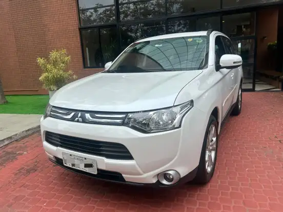 MITSUBISHI-OUTLANDER-2013