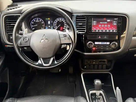 MITSUBISHI-OUTLANDER-2017