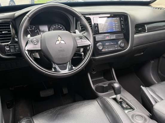 MITSUBISHI-OUTLANDER-2015