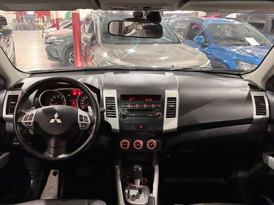 MITSUBISHI-OUTLANDER-2.0 16V GASOLINA 4P AUTOMÁTICO MITSUBISHI-OUTLANDER-2012