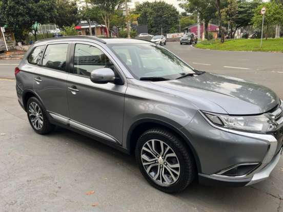 MITSUBISHI-OUTLANDER-2015