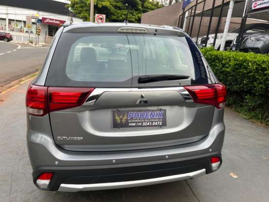 MITSUBISHI-OUTLANDER-2015