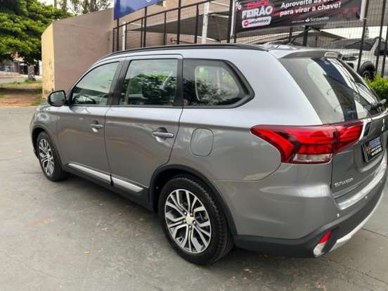 MITSUBISHI-OUTLANDER-2015