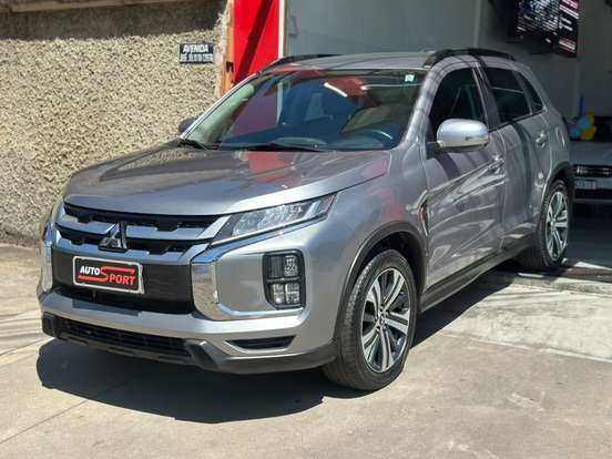 MITSUBISHI-OUTLANDER-2021