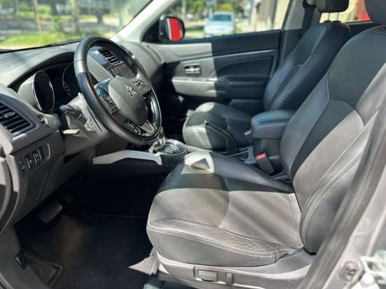 MITSUBISHI-OUTLANDER-2.0 MIVEC GASOLINA HPE AUTOMÁTICO MITSUBISHI-OUTLANDER-2021