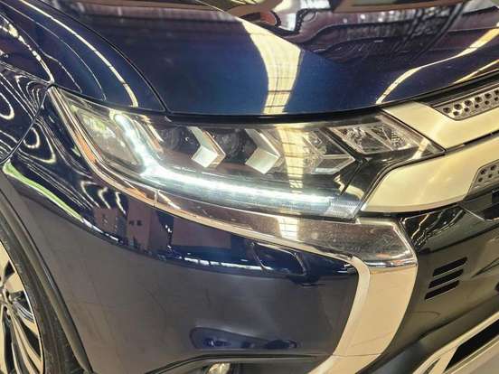 MITSUBISHI-OUTLANDER-2.2 MIVEC DI-D DIESEL HPE-S AWD AUTOMÁTICO MITSUBISHI-OUTLANDER-2019