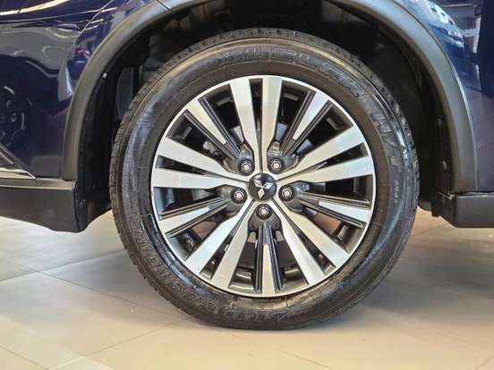 MITSUBISHI-OUTLANDER-2019